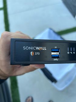 Sonic wall tz370 firewall with active subscription
