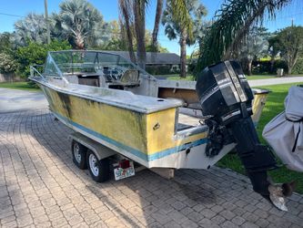 1987 Criss Cross 21’ boat . Title. Mercury 175hp working motor. No soft spots. Solid transom. Ready for water.