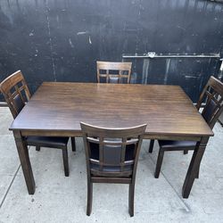 Beautiful Brown  Rectangle Dining Table With 4 Chairs 