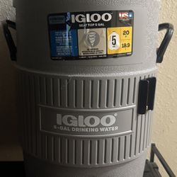 Igloo Drink Cooler