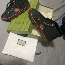 Gucci Shoes 2025 Brand New Asking 300 OBO 