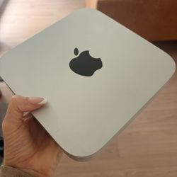 Apple Mac mini (M2, 2023)