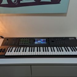 Akai Pro MPC 61Key Keyboard - Broken 