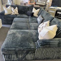 Sleeper Sectional In Grey Corduroy 