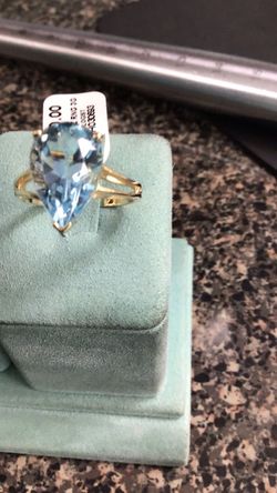Lds ring Yg 10k 7.94 Cttw blue Pear Shape