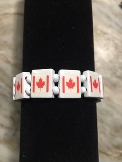 Canadien jewelry bracelet
