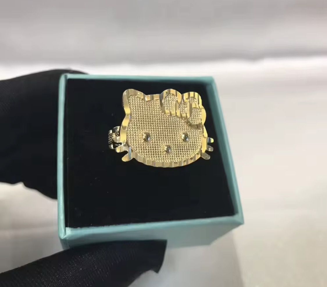 Gold plated hello kitty ring
