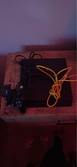 PlayStation 4 ( READ DESCRIPTION )