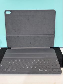 Apple 12.9” Smart Folio Keyboard