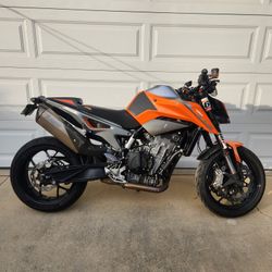 2019 KTM 790 Duke