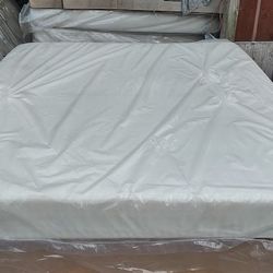 Tempurpedic King Size Mattress (Mattress Only)