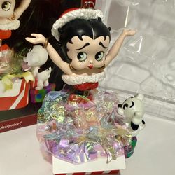 VTG 1997 Carlton Cards Betty Boop Surprise Christmas Presents Ornament Figurine