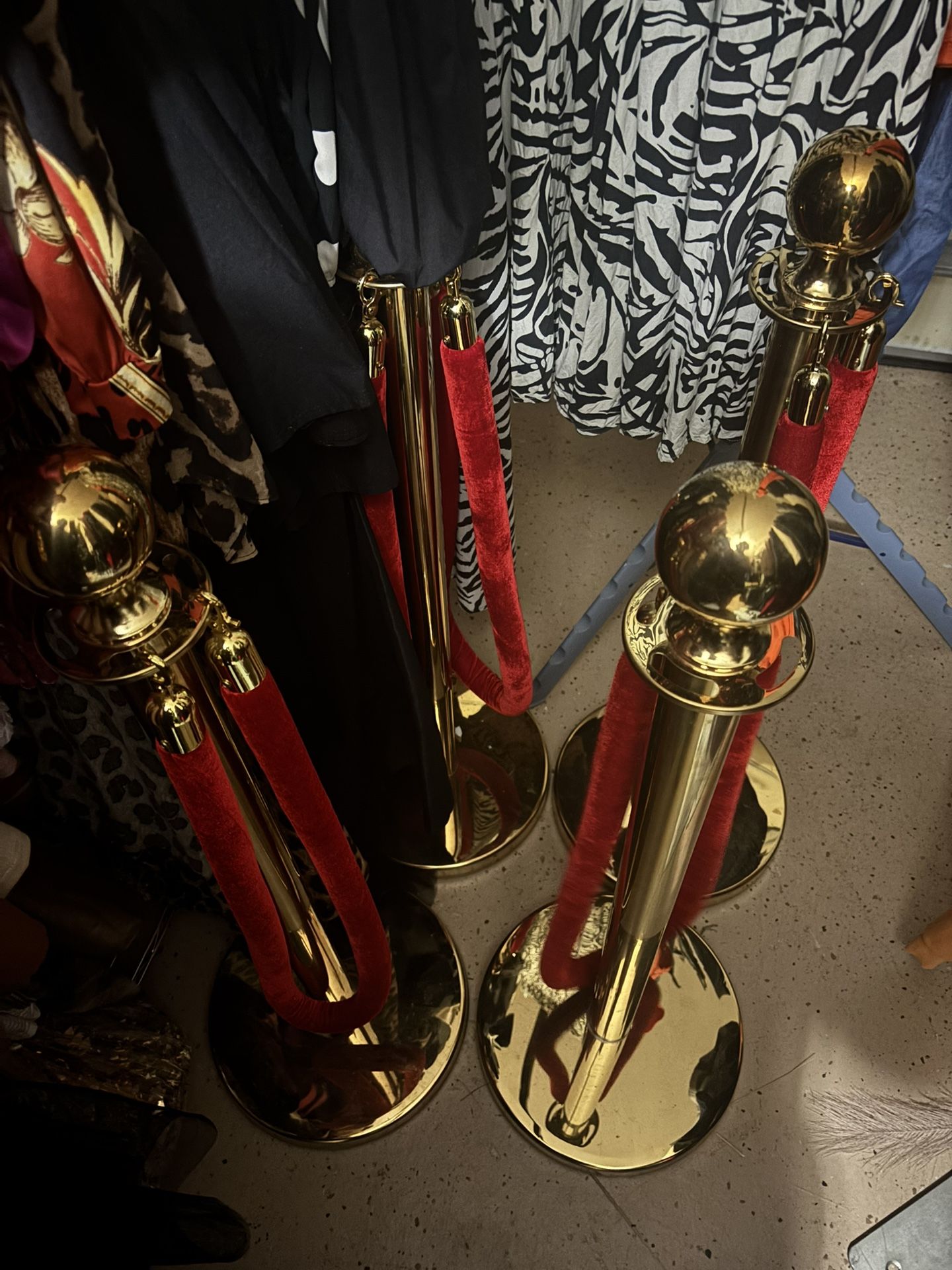 6 Gold Metal Posts