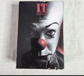 NECA Ultimate Pennywise IT 1990 7" Action Figure