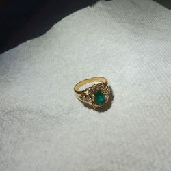 14k Women's Wedding Band 1000$