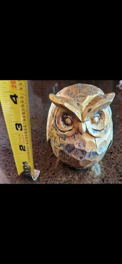 Owl.figurine