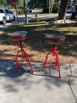 2 Metal Bar Stools