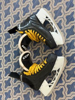 CCM AS 550 Hockey Ice Skates size 8