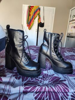Black Platform Lace-Up Ankle Boots