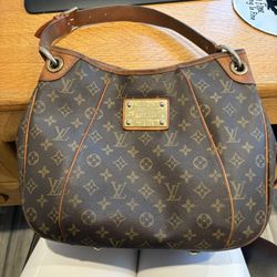 LV Purse One Handle 