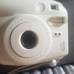 *****INSTAX MINI 8 FUJIFILM*******