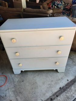 Dresser--3 Drawer