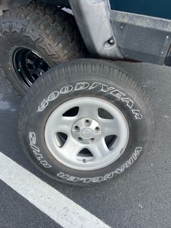 Jeep wrangler wheel and tire
