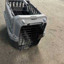 24” Pet Crate Like New
