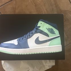 Air Jordan 1 Mid