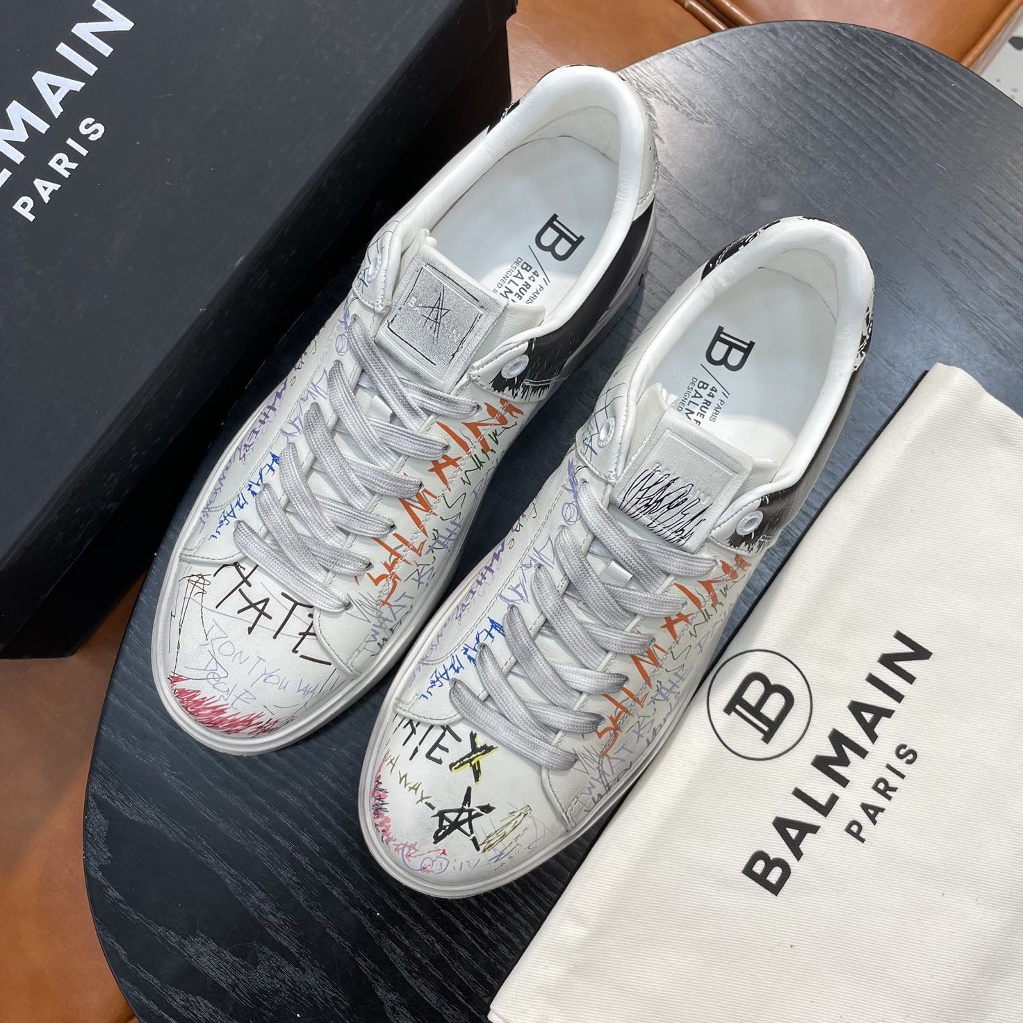 Balmain leather graffiti print b court sneakers white Monogram jacquard B-Court sneakers white white - Men | BALMAIN main image 4