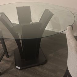Glass Table & 4x Chairs 
