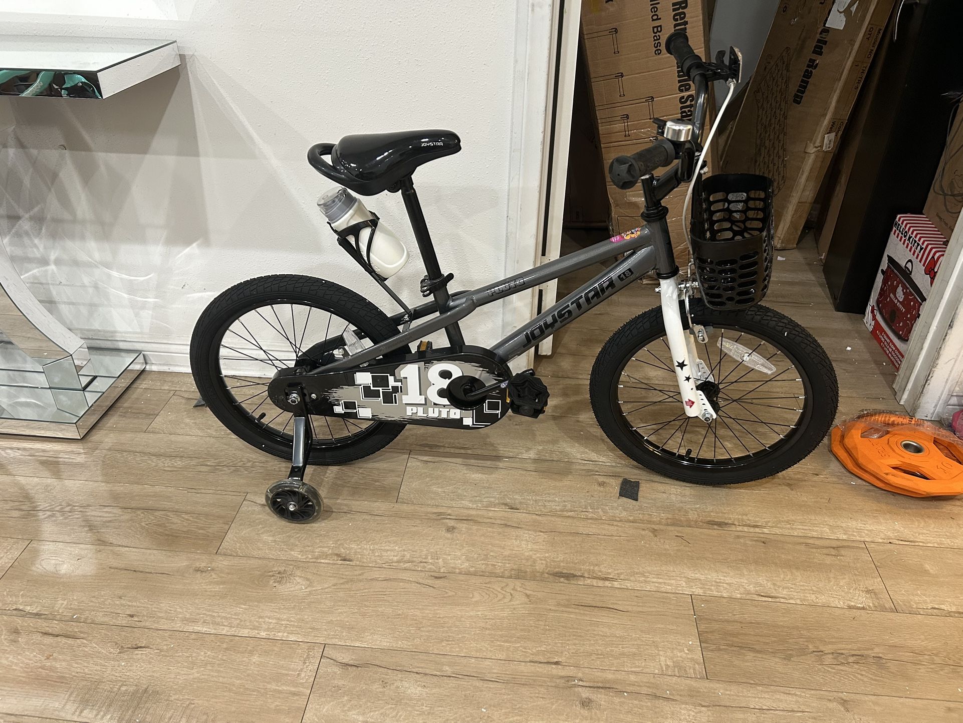 Pluto 18 Inch Kids Bike with Light Up Training Wheels, Kids' Bicycle for Boys Girls Age 3-12 Years, Children Bikes, Grey