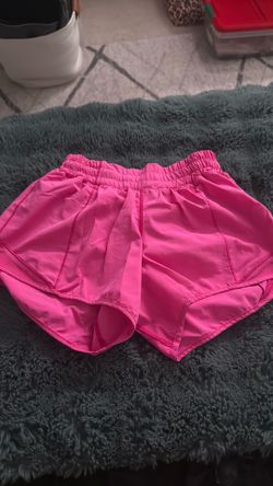 Lululemon Hotty Hot Low Rise 4” Shorts - Pink