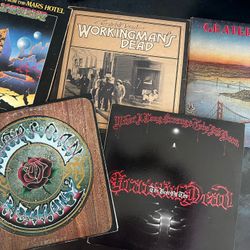Grateful Dead Vinyl Collection – 5 Record Set in great condition 