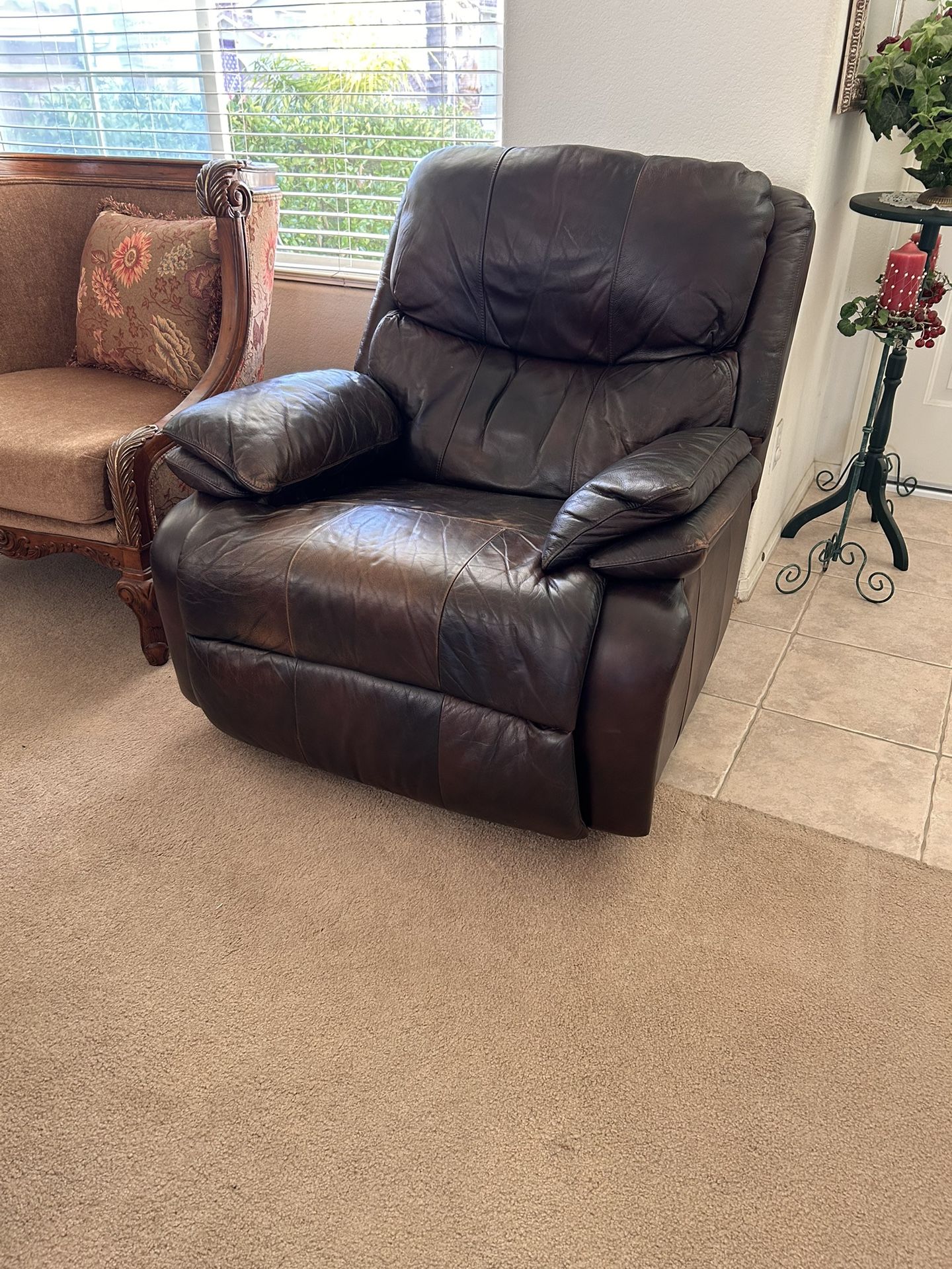 Quality Leather Recliner Brown Chair. 