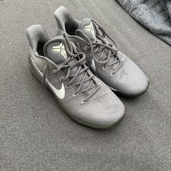 Kobe ad size 13