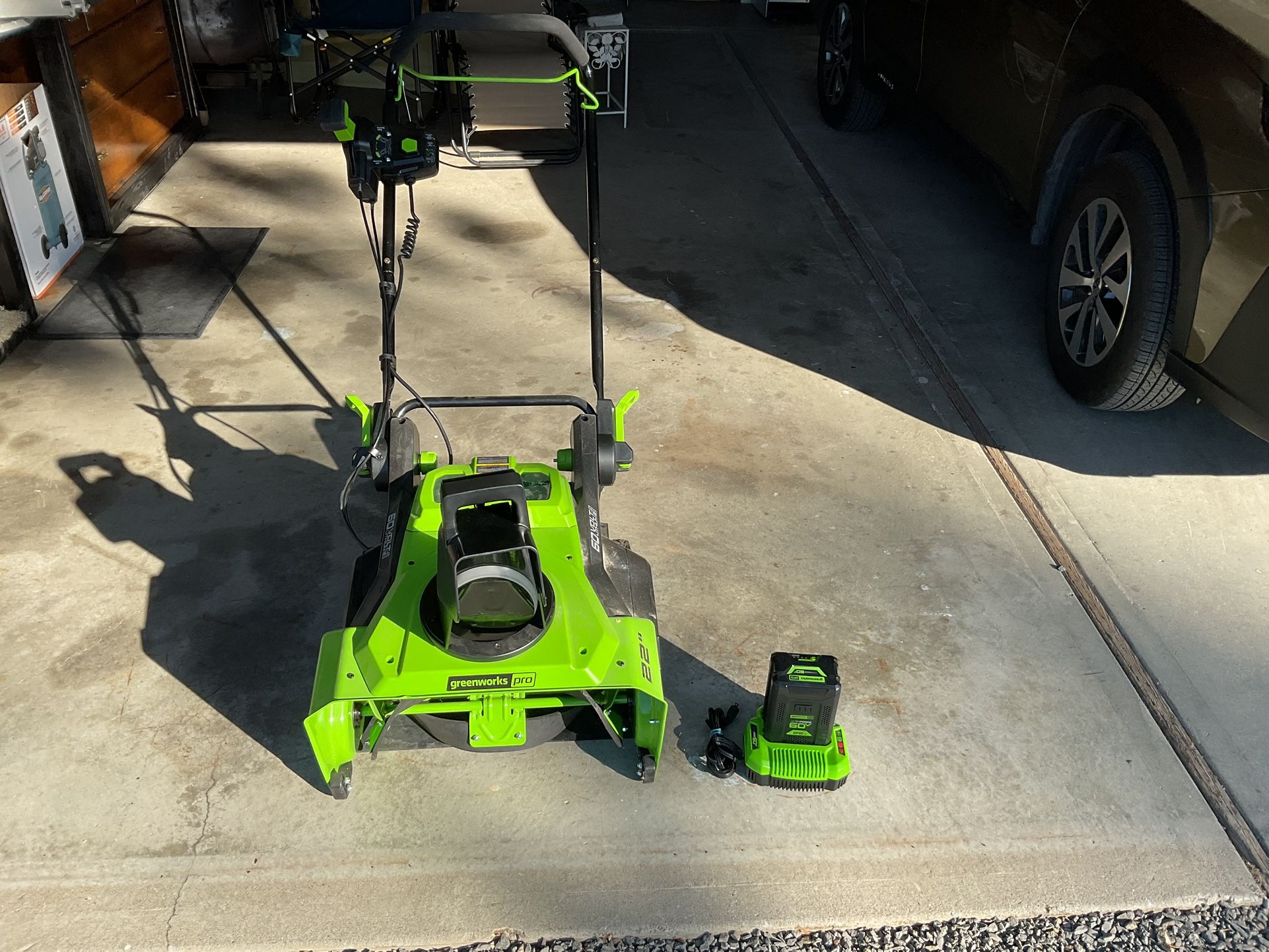 22 inch 60 volt Greenworks pro  snow blower