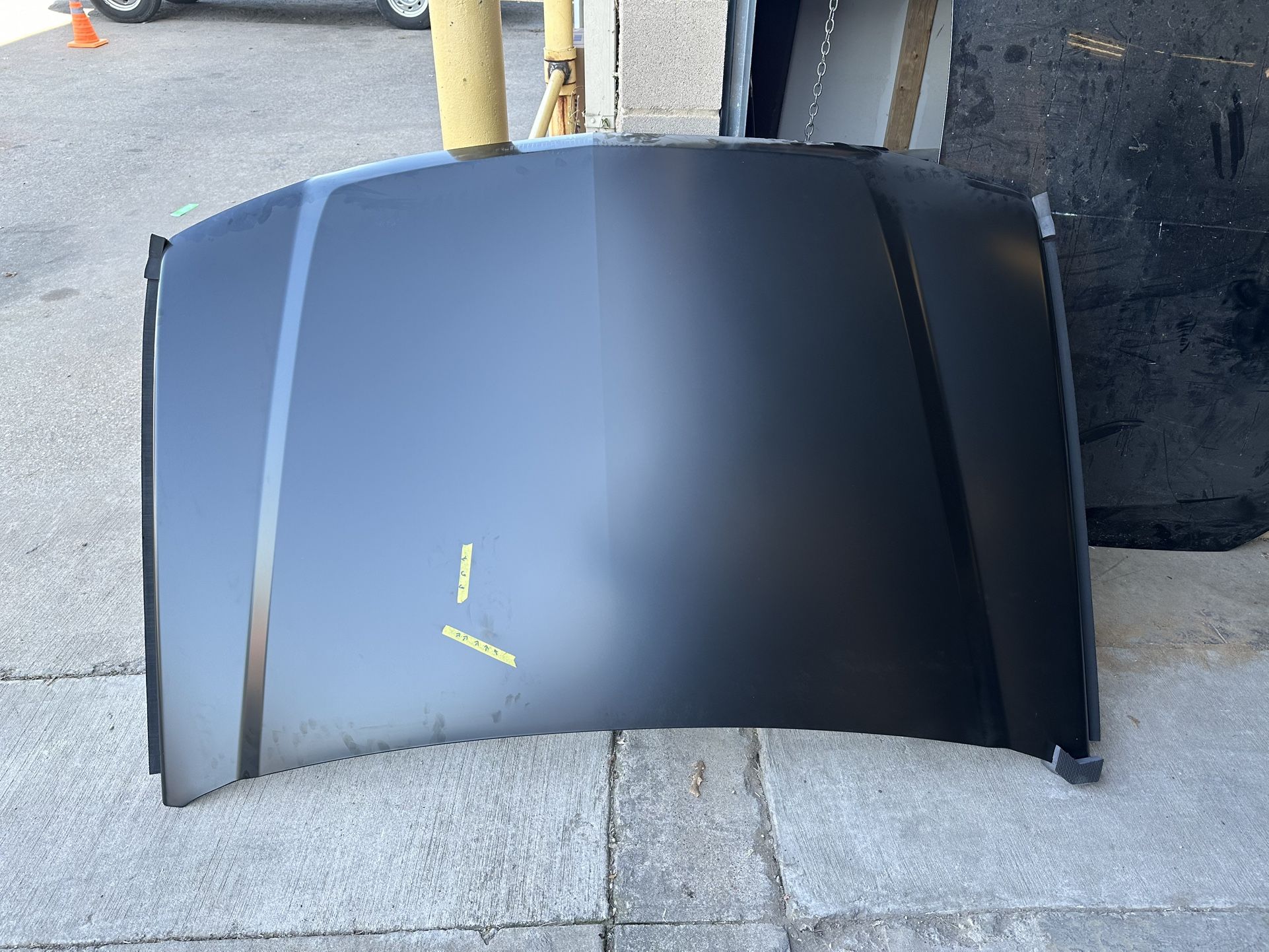 Chevrolet Silverado Hood 03-06 ( Used Car Parts )
