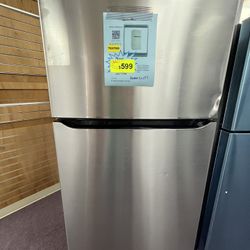 Refrigerator 33” Stainless Steel New Open Box And 1 Year Warranty 