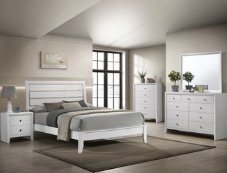 Queen Bedroom Set 4 Pc Includes Dresser, Mirror, Nightstand, & Queen Bedframe 