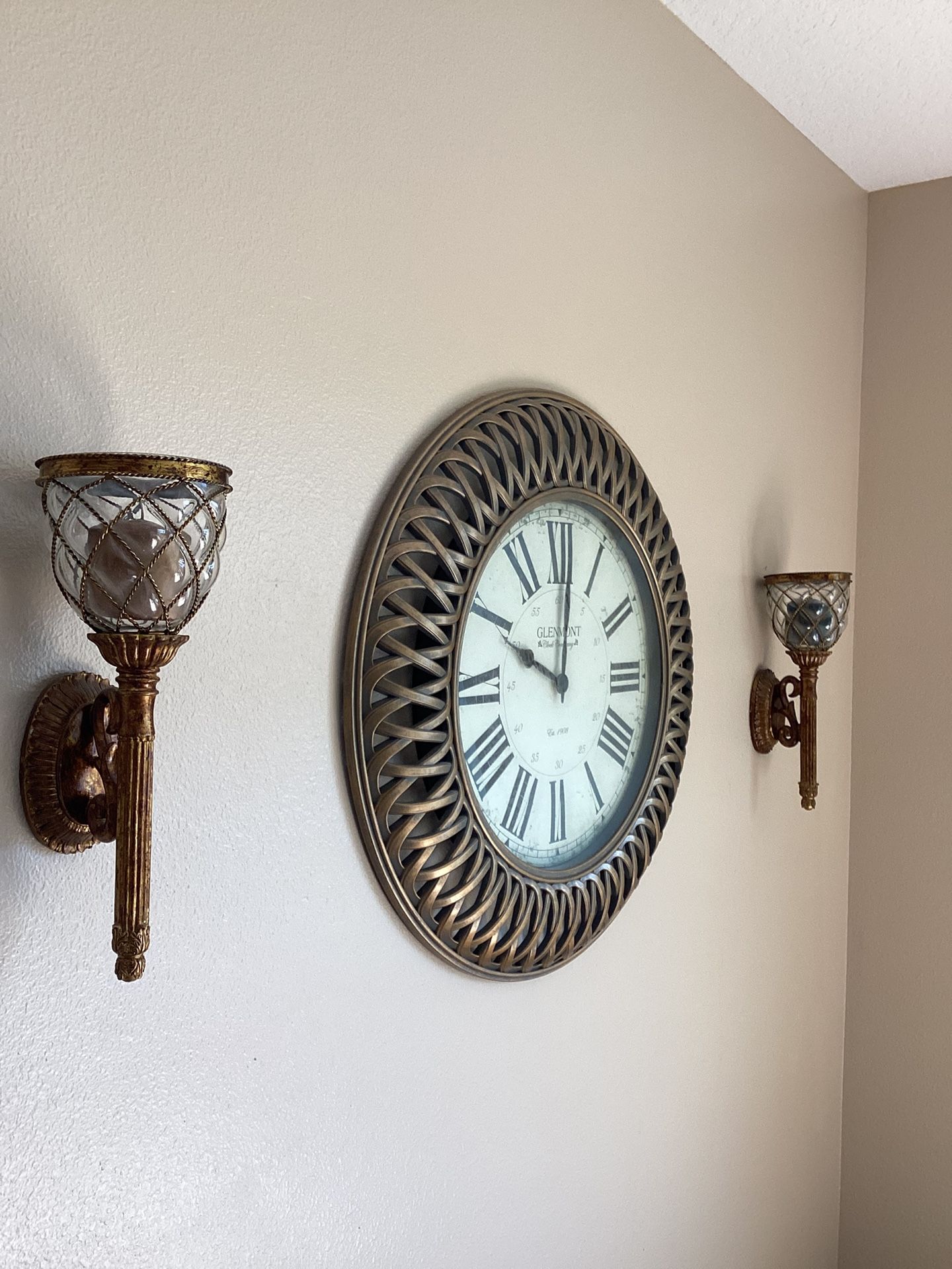 Vintage Style Wall Clock With Matching Sconces