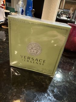 🌿 Versace Versense