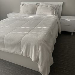 White Bed Set w/ Dresser + 2 Nightstands (Mattress/Box Spring Included) 