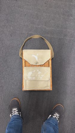 Used Wine Wicker Picnic Bag 