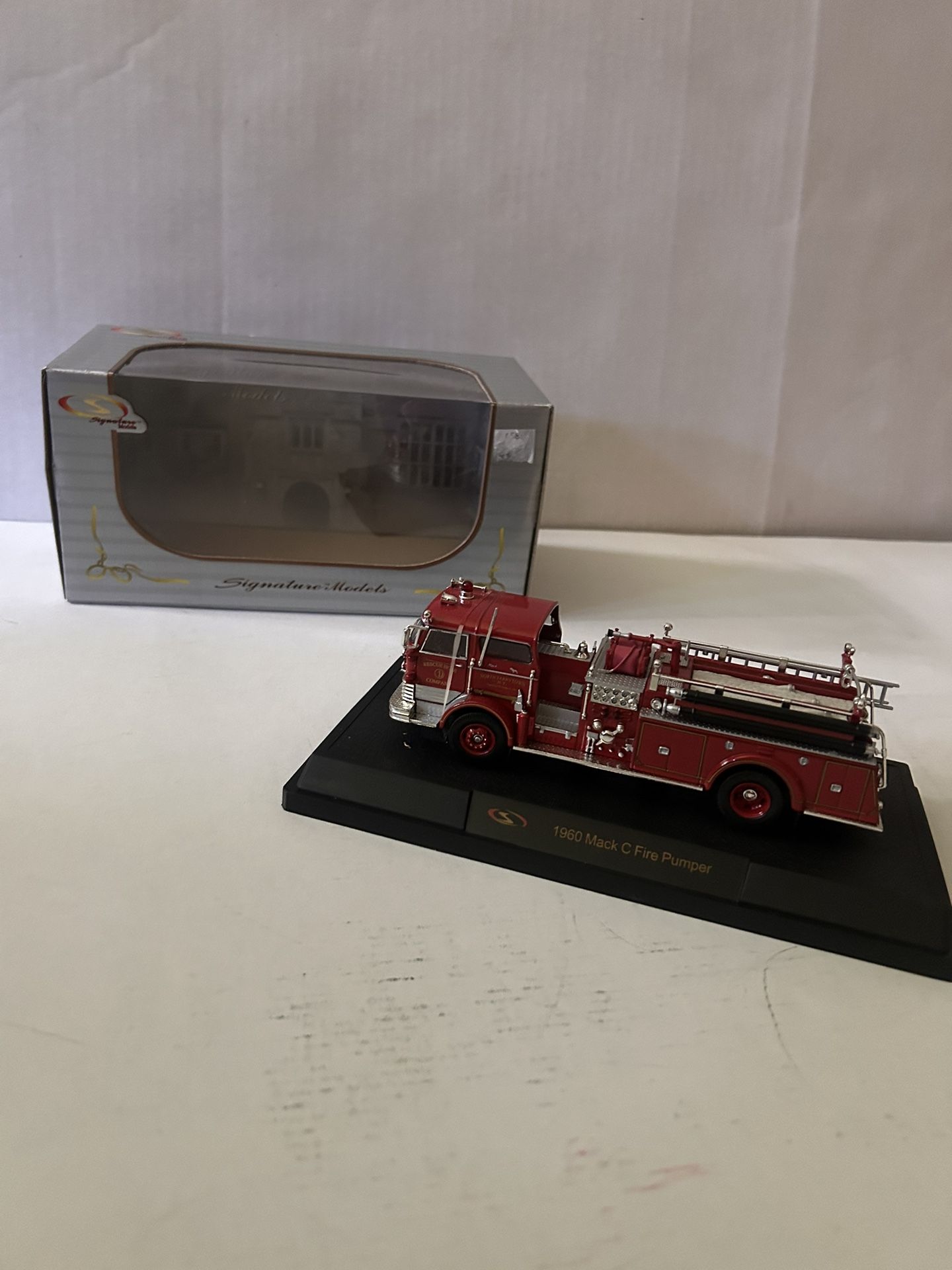 Die Cast 1960 Mack C Fire Pumper Signature Model