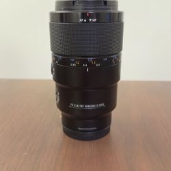 Sony FE 90mm f/2.8 Macro G OSS Lens