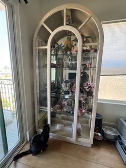 Vintage 1950’s Curio Cabinet w/ Light