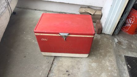 Vintage Coleman ice Chest.