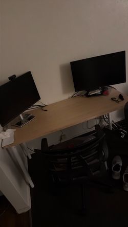 Computer desk