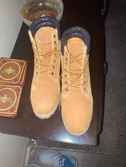 Never worn Levi Boots